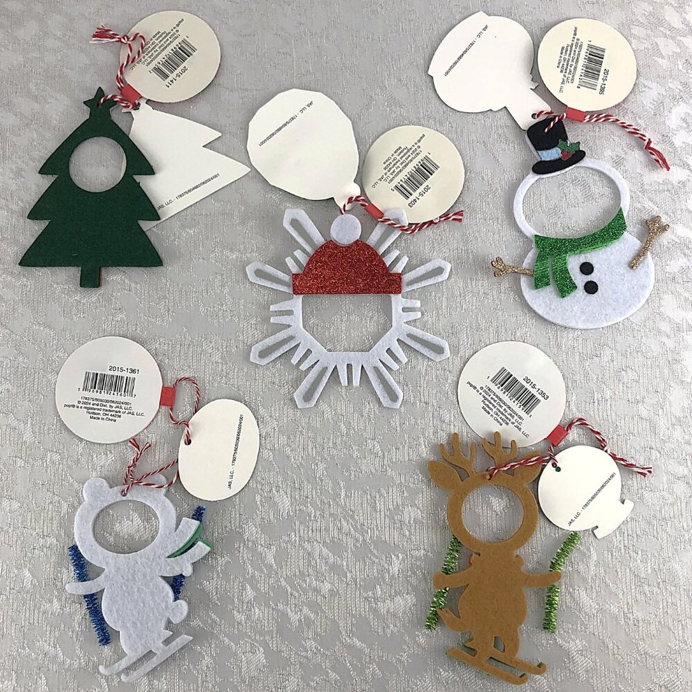 Sleigh Bell Bistro 5 Melamine Christmas Dinner Plates & 5 Pop! Ornaments NWT - Picture 6 of 7